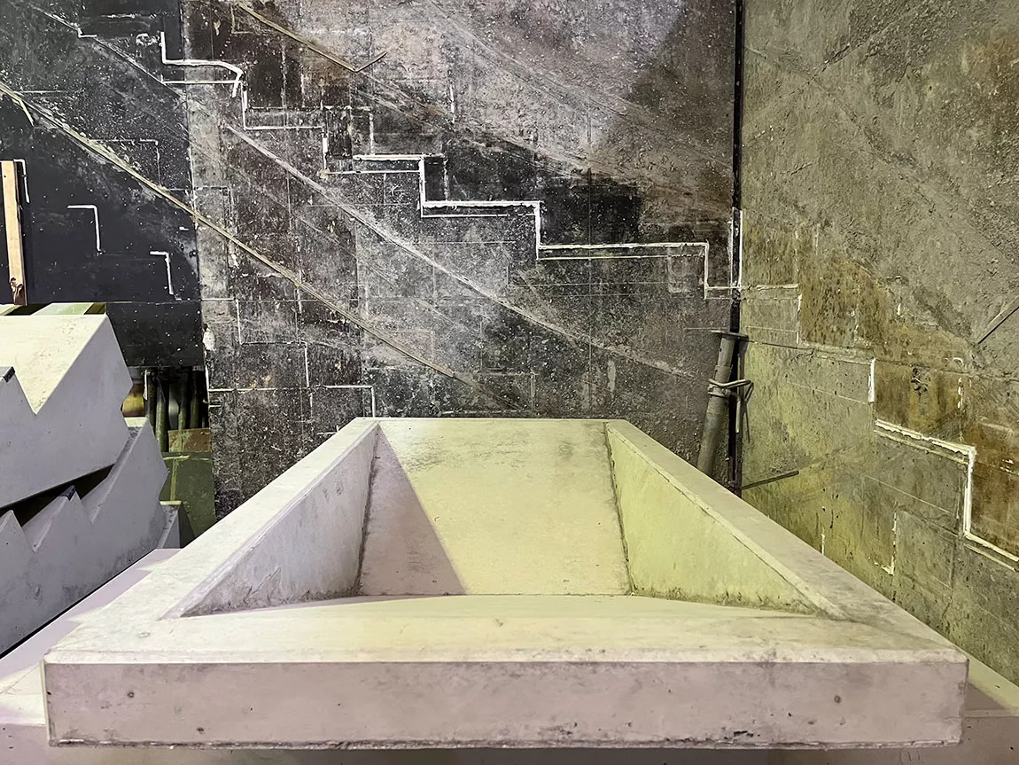 Galerie: Sonderteile aus Beton - Amphibienbecken & Futtertränken