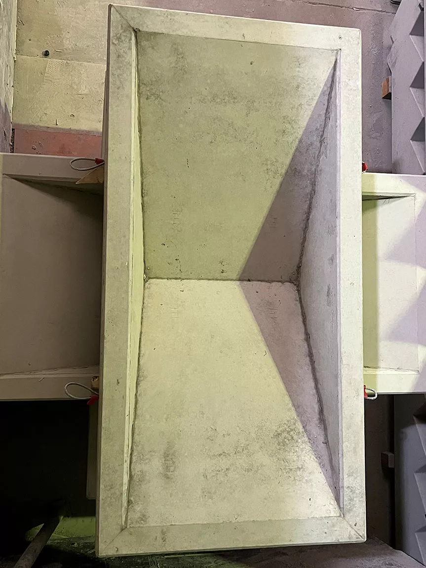 Galerie: Sonderteile aus Beton - Amphibienbecken & Futtertränken